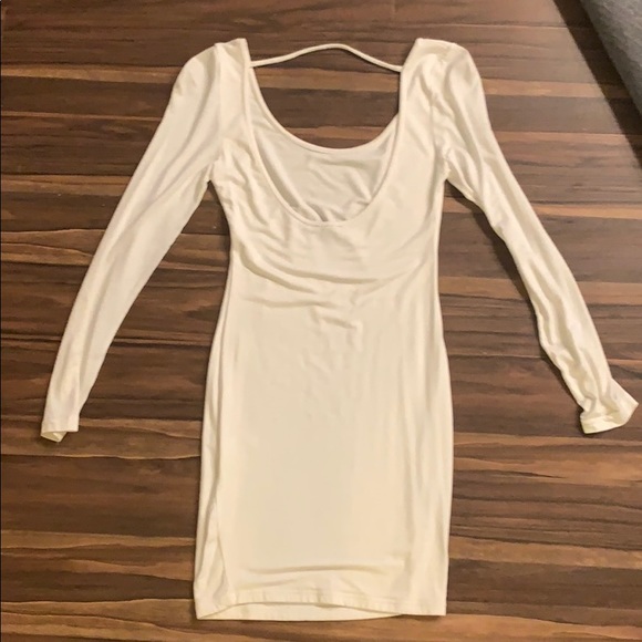 Open back white bodycon dress NWOT - Picture 2 of 3